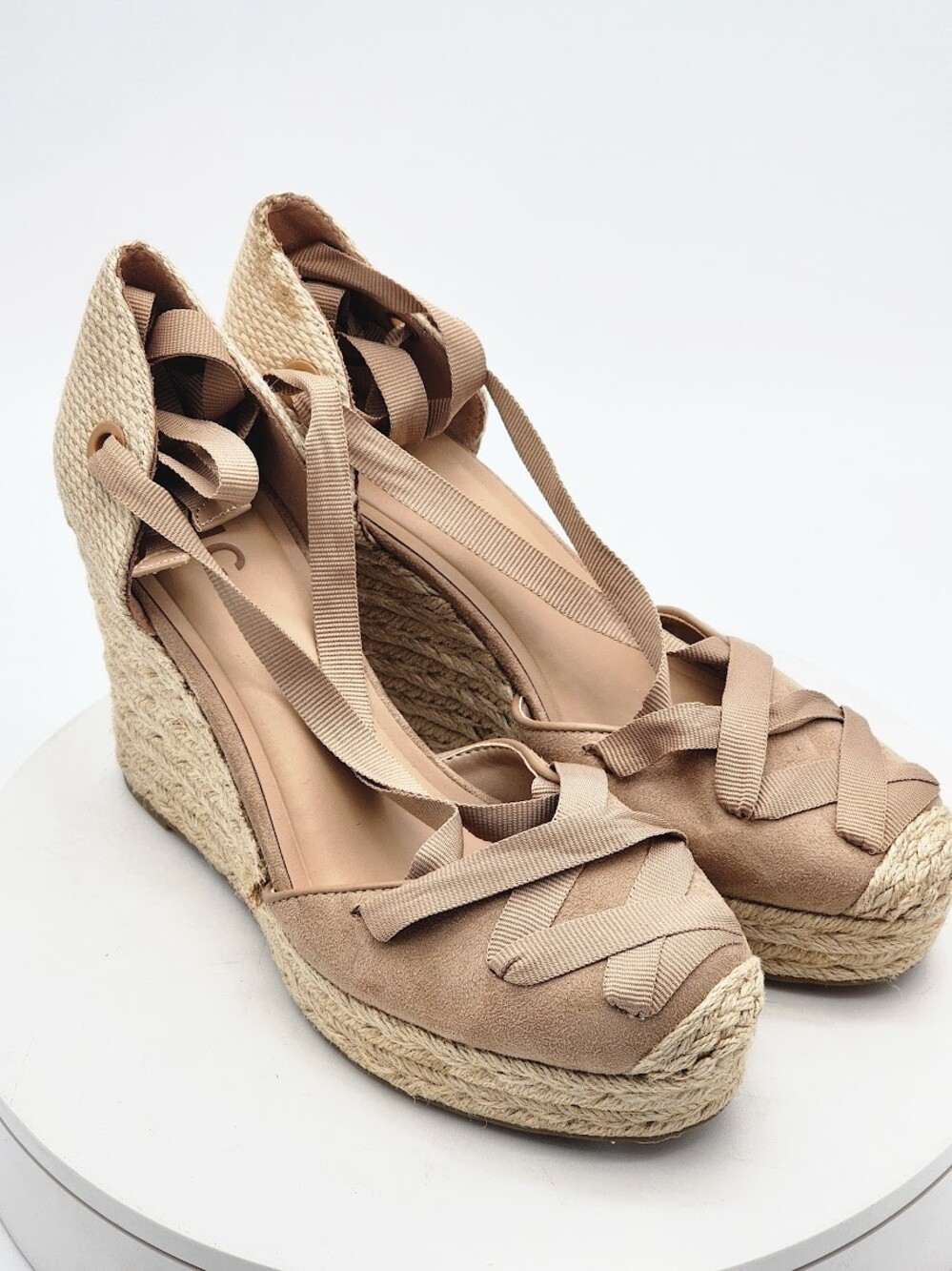 I.N.C. International Concepts Merry Womenโs Almond Espadrille Wedges Size 10